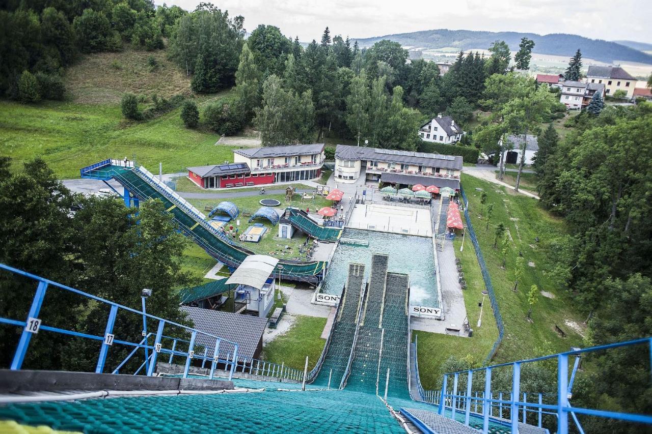 Penzion Acrobat Park Stity Exterior foto