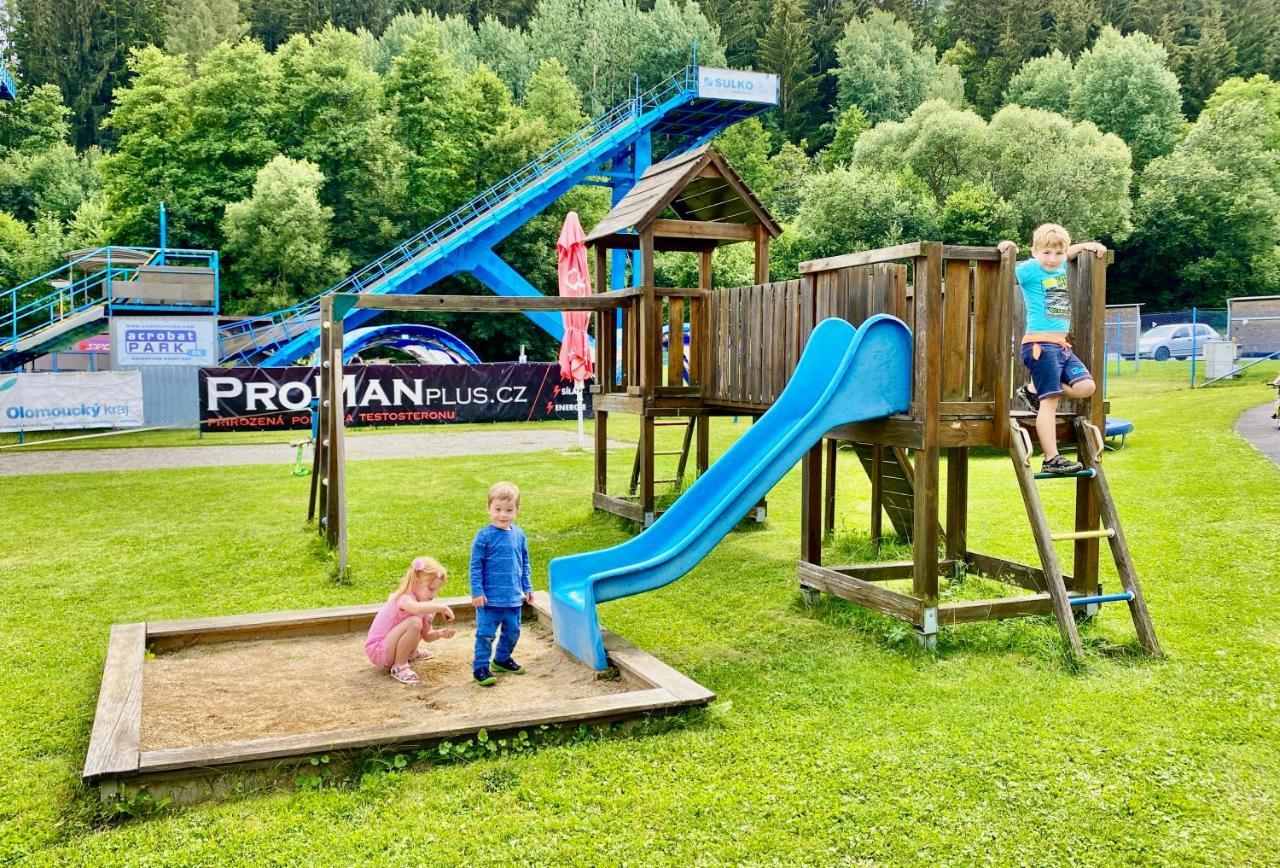 Penzion Acrobat Park Stity Exterior foto
