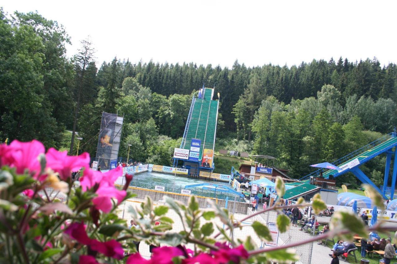 Penzion Acrobat Park Stity Exterior foto